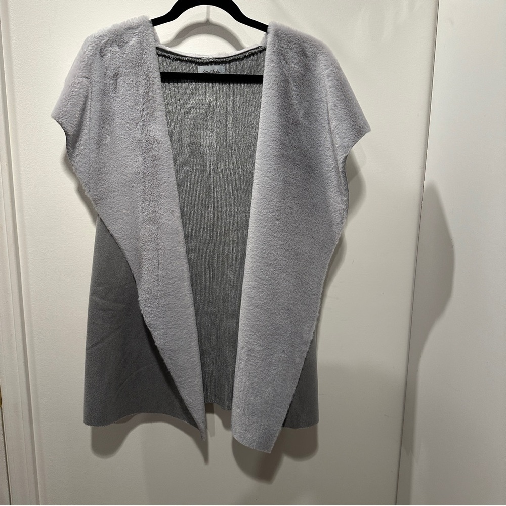 NWOT Never Worn Women's Light Gray Open Front Vest - 1X - Suede with soft fur
